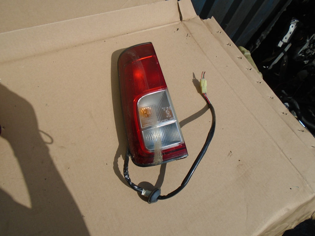 SUZUKI IGNIS 2001 NSR PASSENGER SIDE REAR BRAKE TAIL LIGHT CLUSTER ASSEMBLY