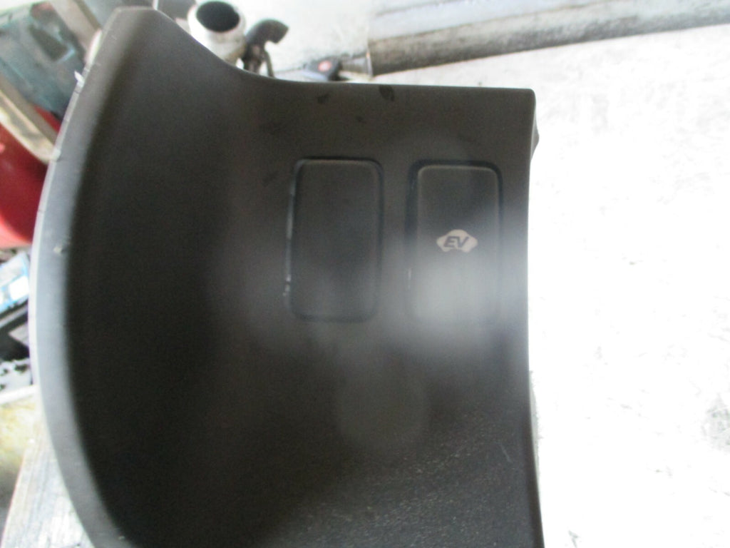 TOYOTA PRIUS 2005 XW20 OSF FRONT DRIVER SIDE DASHBOARD LOWER TRIM PANEL