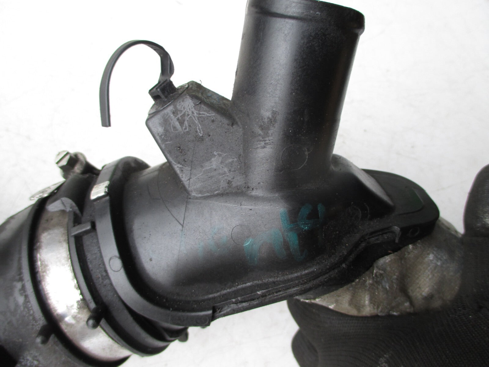 RENAULT CLIO MK4 2015 1.5 DIESEL EGR TURBO DUCT PLASTIC HOSE PIPE 165763328R
