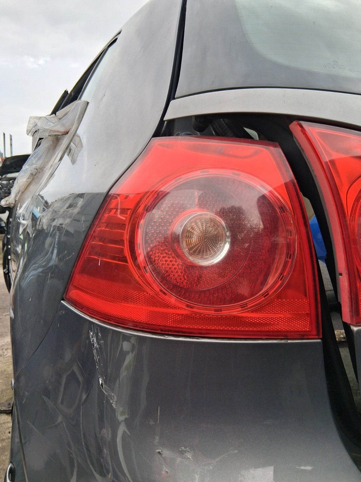 2007 VW VOLKSWAGEN GOLF MK5 NSR PASSENGER SIDE REAR LEFT OUTER TAIL LIGHT