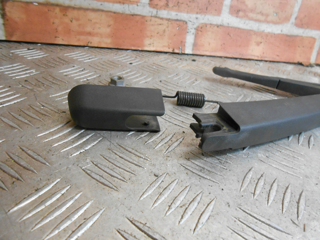 PEUGEOT 308 2009 MK1 REAR WINDOW WIPER ARM BLADE SPRING CAP COVER