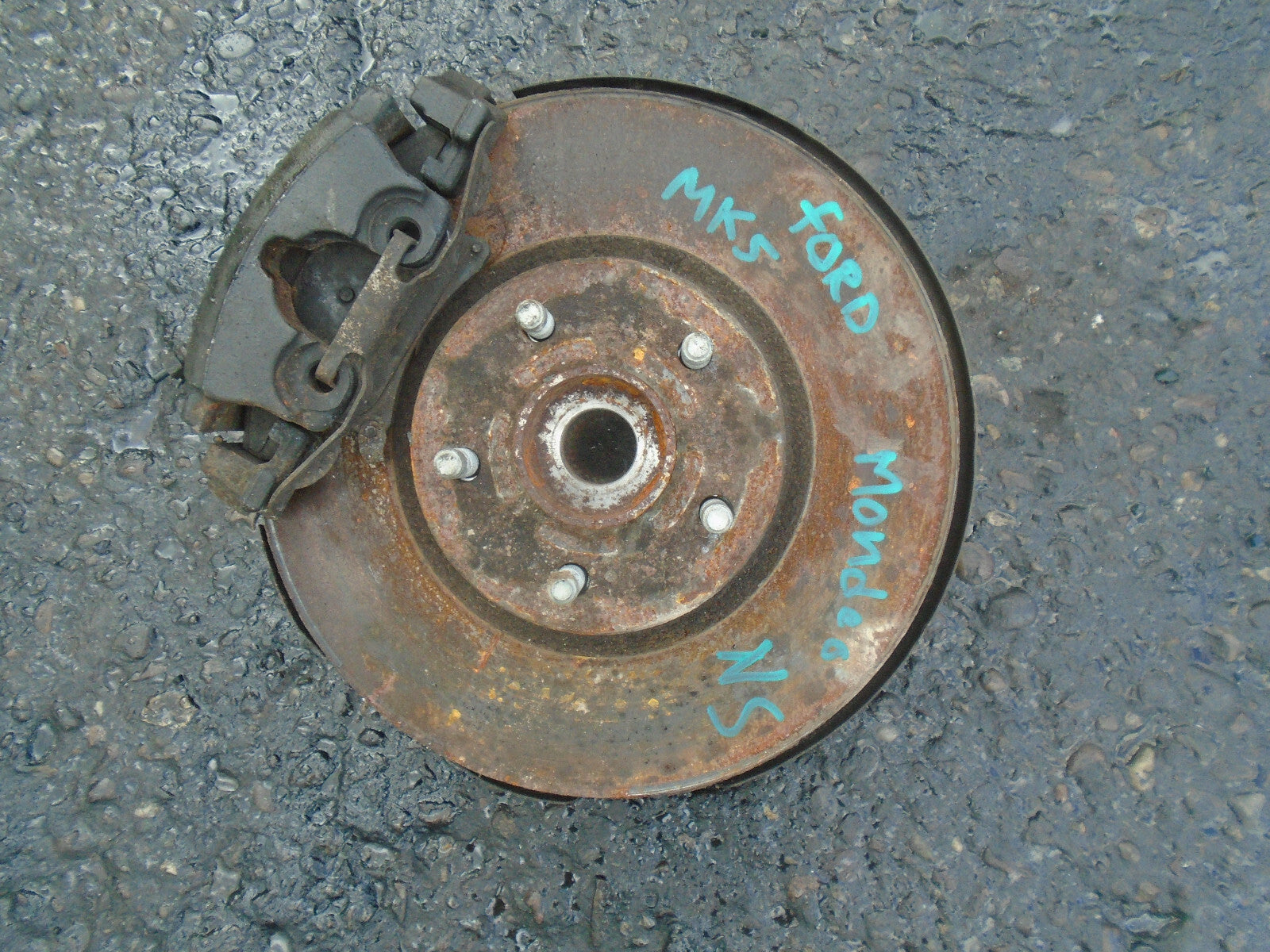 FORD MONDEO MK5 2016 2.0 DIESEL NSF PASSENGER SIDE FRONT WHEEL HUB CALIPER