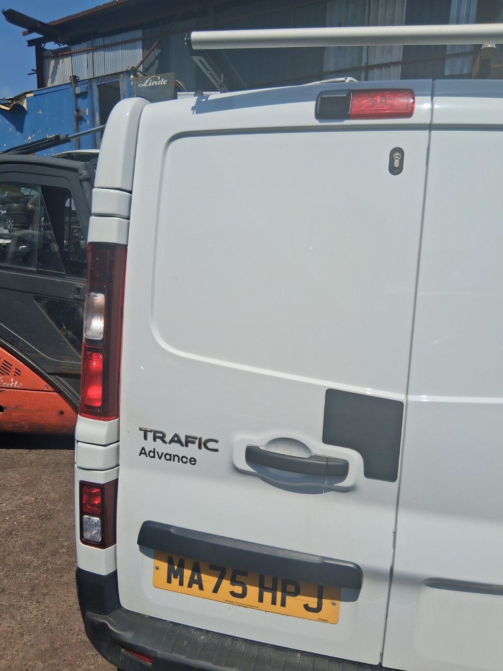 2025 RENAULT TRAFIC X82 MK3 NSR PASSENGER SIDE REAR LEFT COMPLETE DOOR WHITE