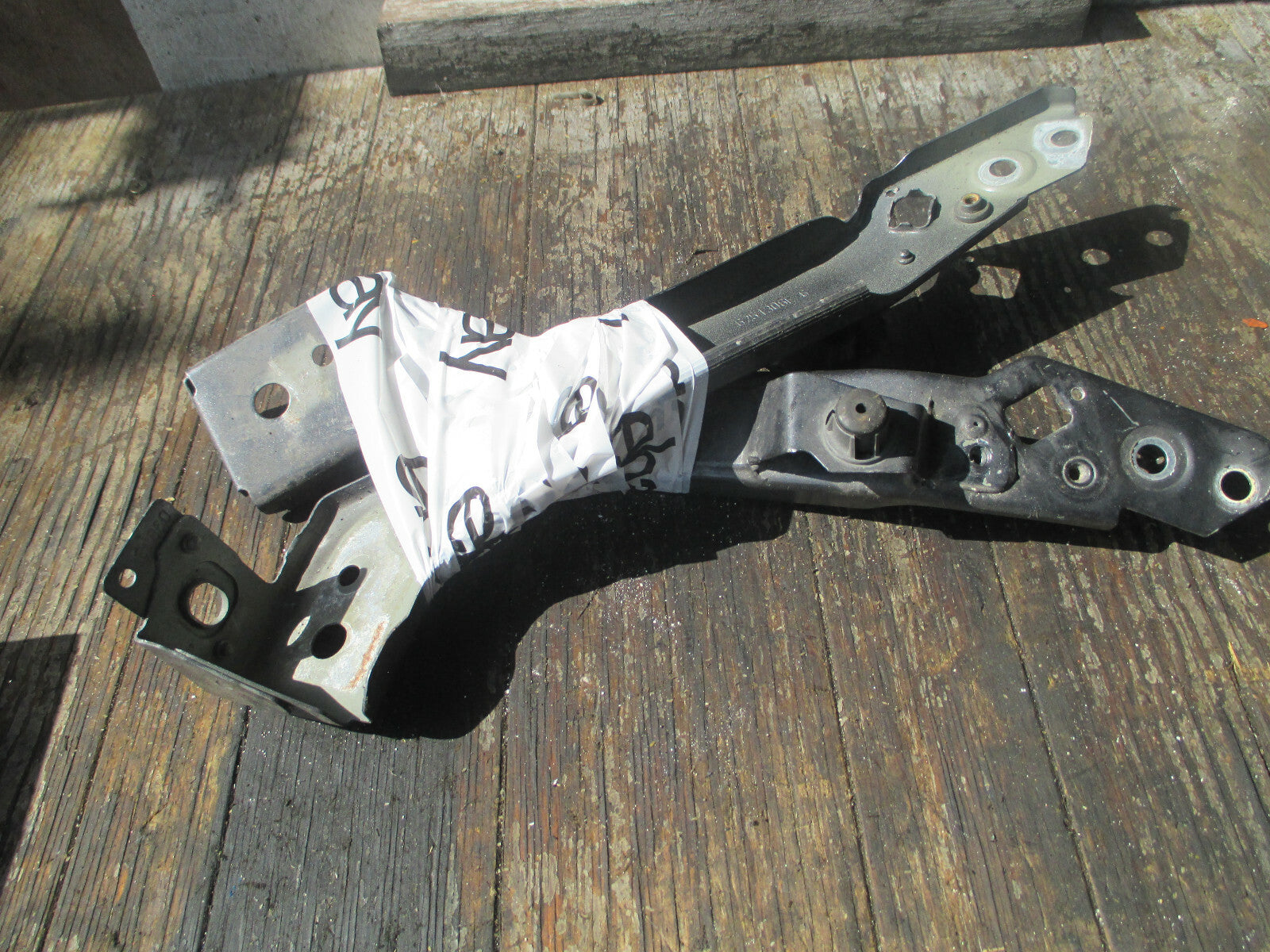 RENAULT MEHANE MK3 COUPE 2013 FRONT DRIVER + PASSENGER BRACKET MOUNT 6251206E