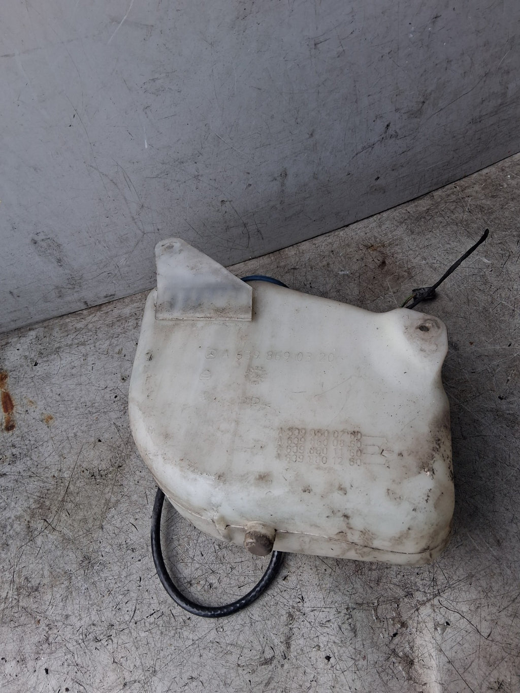 2007 MERCEDES BENZ VITO WINDSCREEN FLUID WASHER RESERVOIR A6398690320