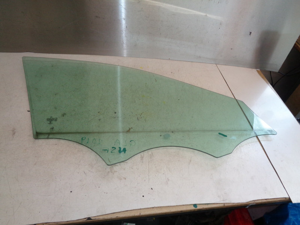 MERCEDES GLA MK1 X156 2019 NSF PASSENGER SIDE FRONT DOOR WINDOW GLASS PANE