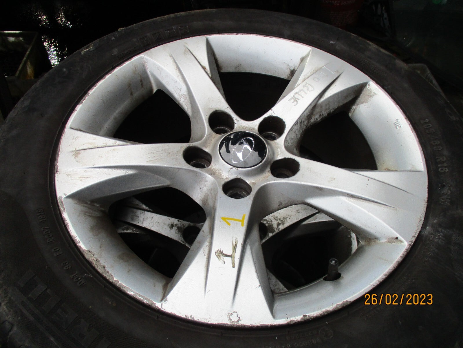 HYUNDAI I40 2012 16 INCH ALLOY WHEEL WITH TYRE 205/60R16 REF 1