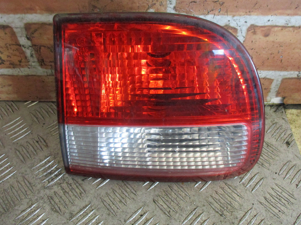 1999-2005 SEAT LEON OS DRIVER SIDE REAR INNER LIGHT TAILLIGHT LAMP 1M6945092B