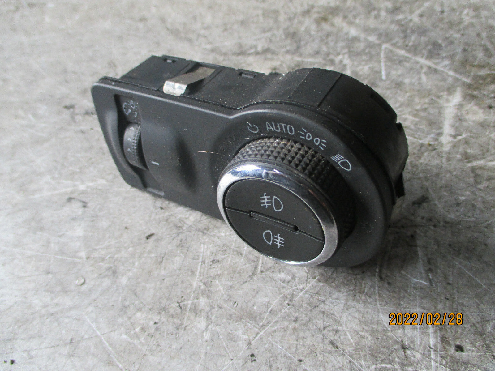 VAUXHALL INSIGNIA 2015 DRIVER SIDE HEADLIGHT SWITCH 22901655
