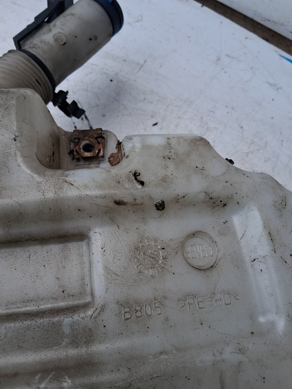 2016 PEUGEOT BOXER FRONT WINDSCREEN WASHER BOTTLE TANK B805