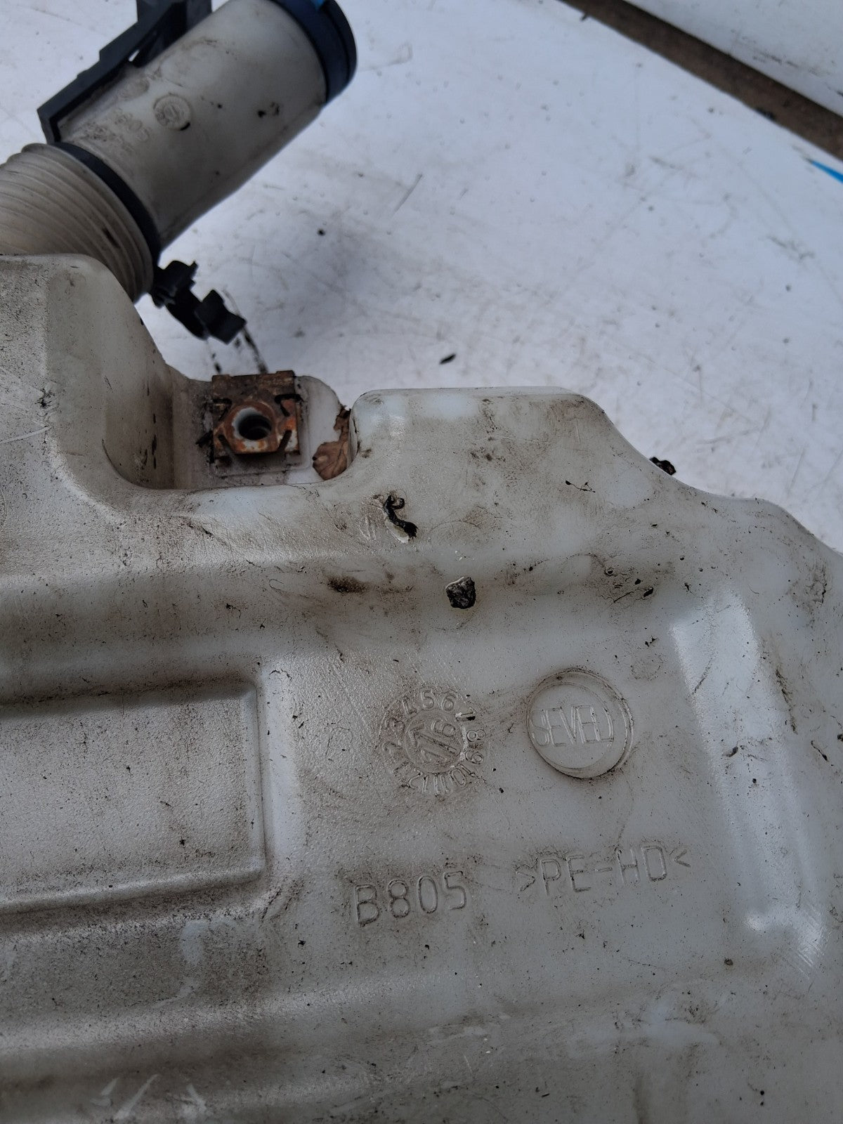 2016 PEUGEOT BOXER FRONT WINDSCREEN WASHER BOTTLE TANK B805