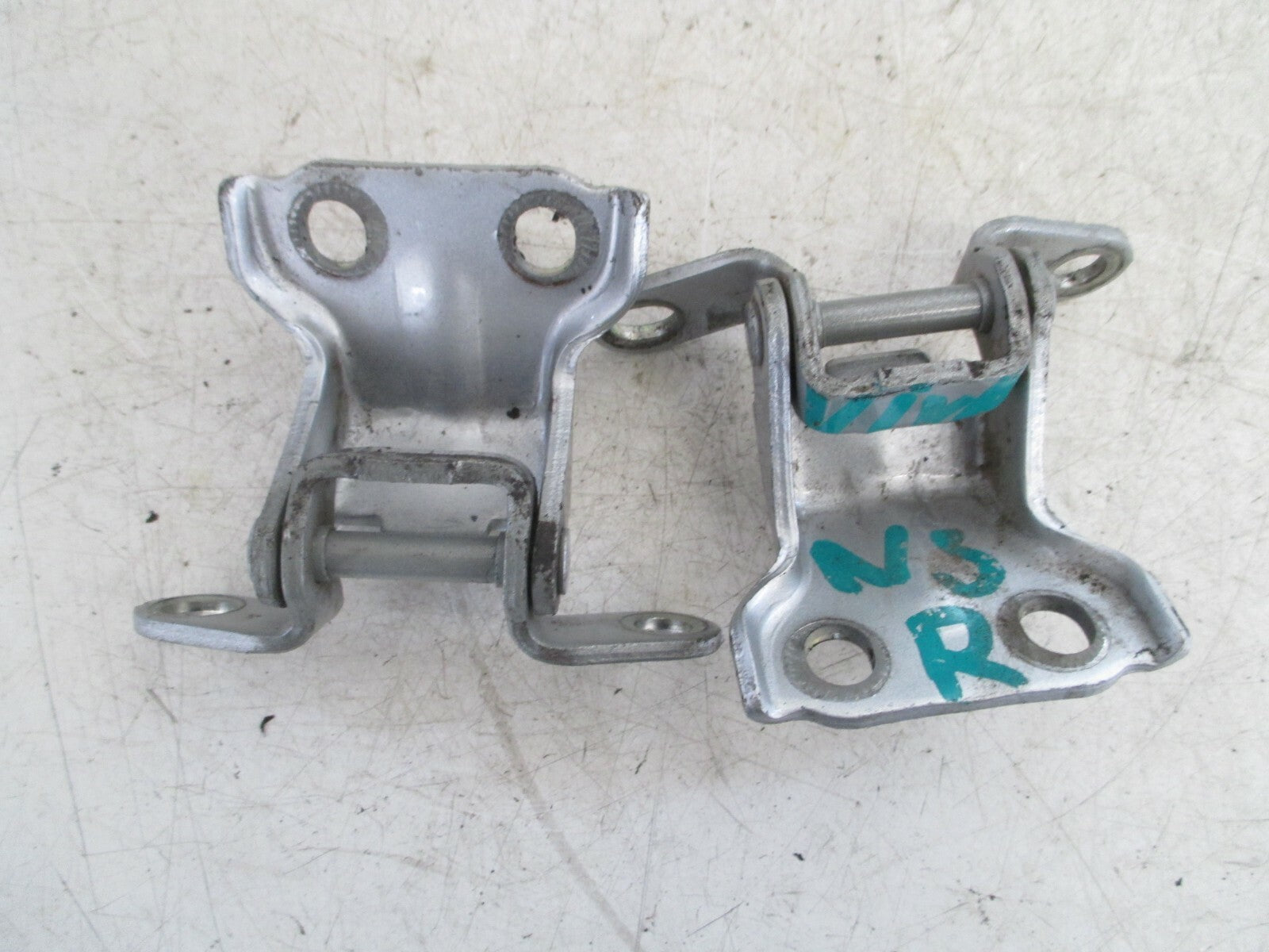 VAUXHALL VIVA 2015-2018 NSR REAR PASSENGER SIDE DOOR HINGES