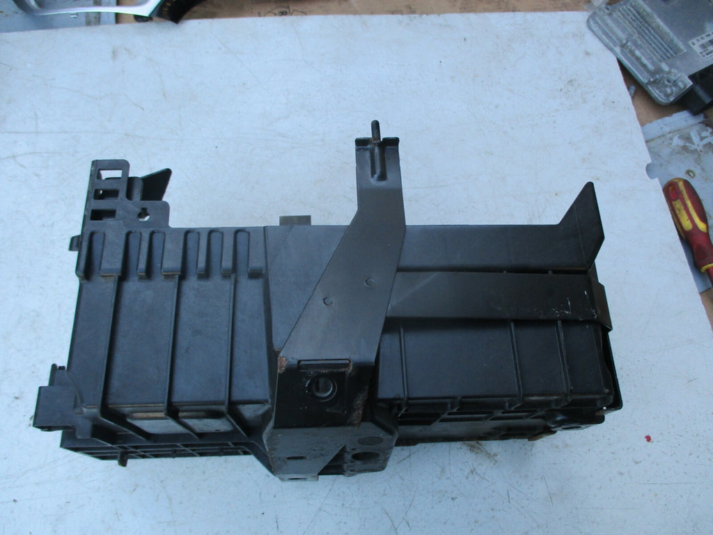 VAUXHALL ASTRA J MK6 2013 ENGINE BAY BATTERY TRAY COMPARTMENT 13308434 13354420