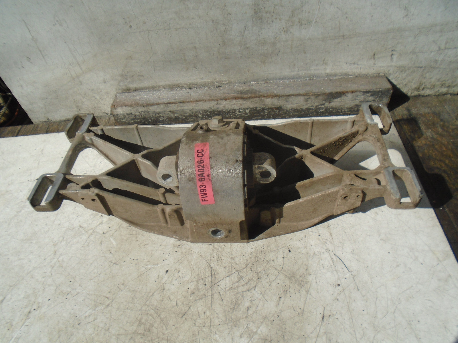 JAGUAR XF 2015 2.2 AUTOMATIC DIESEL GEARBOX MOUNT FW936A026CC