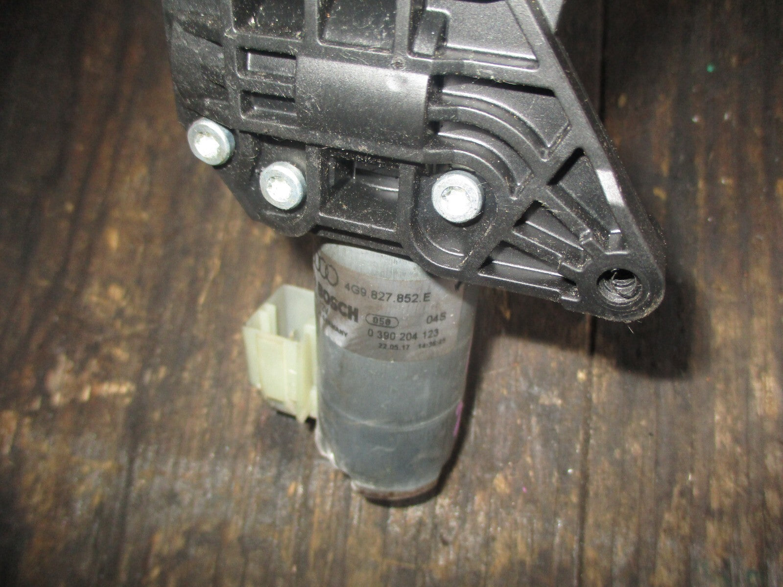 AUDI A6 C7 AVANT 2017 ELECTRIC RIGHT BOOT STRUT 4G9827852E