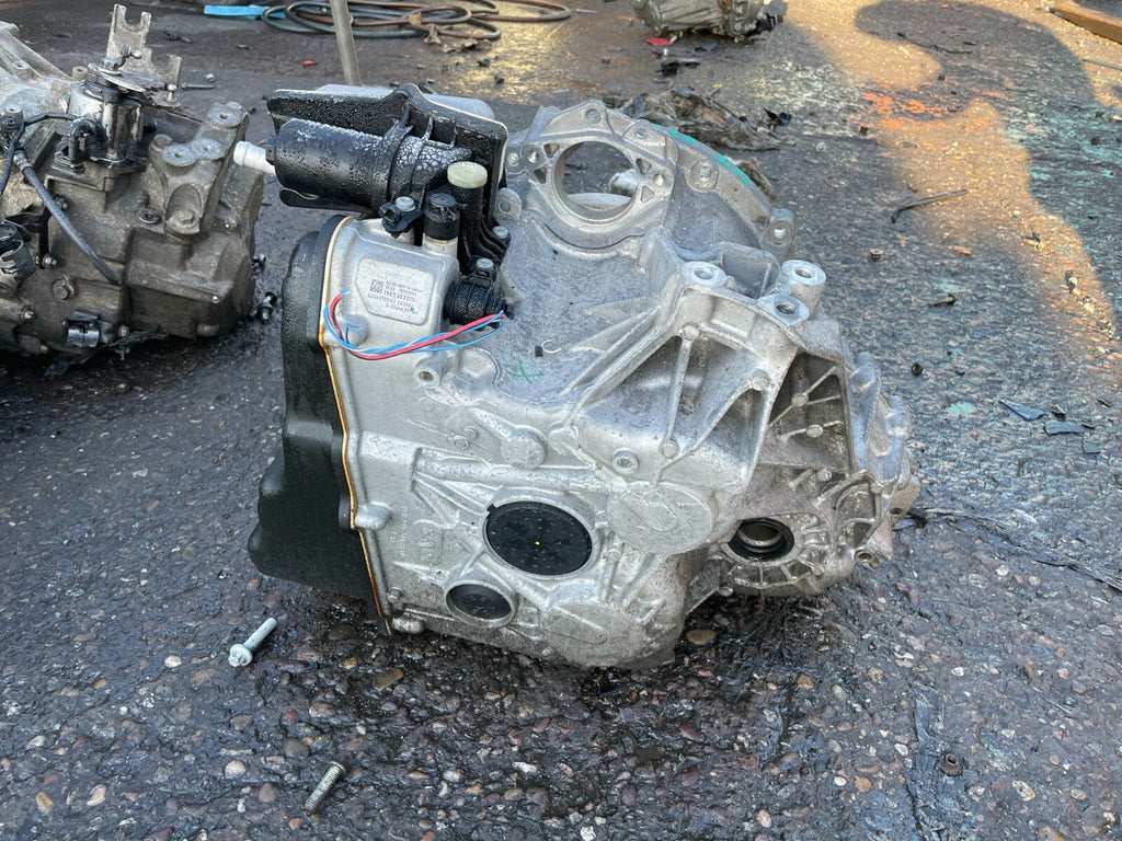 MERCEDES GLA 180 2019 MK1 1.6 PETROL AUTOMATIC GEARBOX AUTO A2463703103