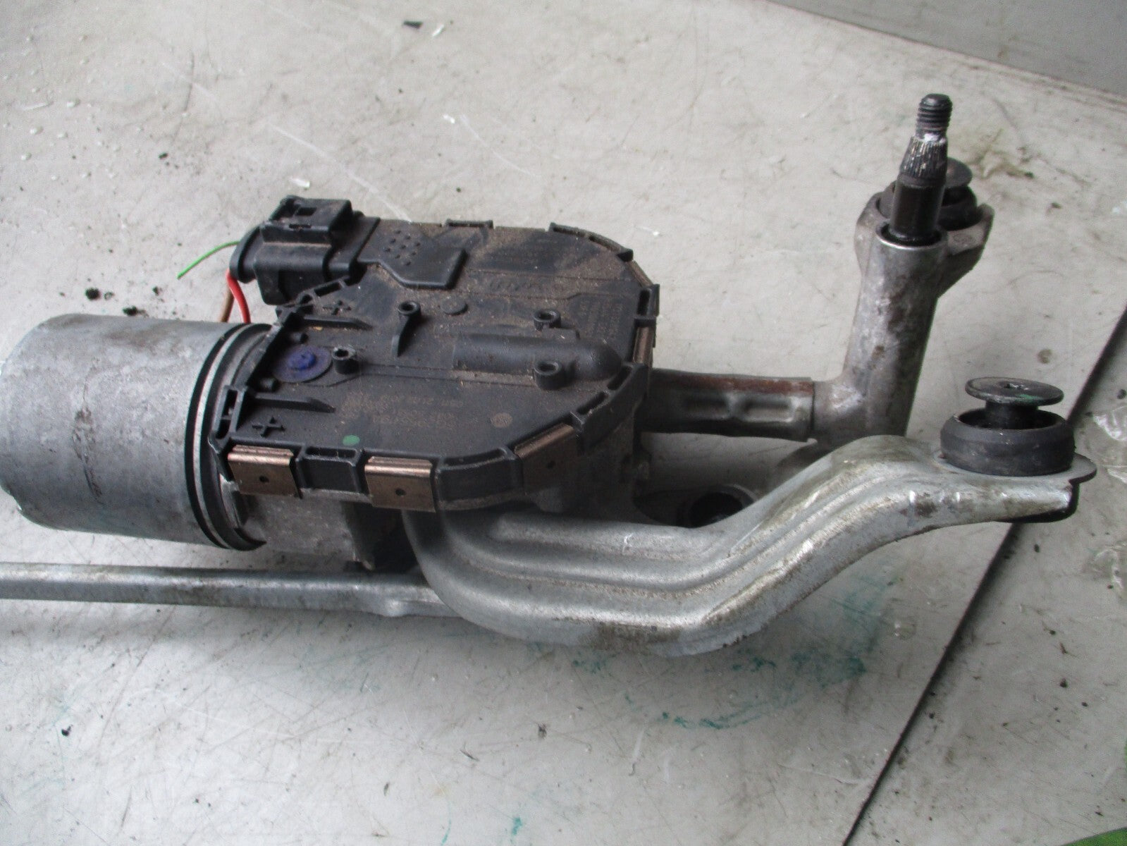 2019 VW VOLKSWAGEN GOLF REAR WINDSCREEN WIPER MOTOR 3397021868 (ref s)