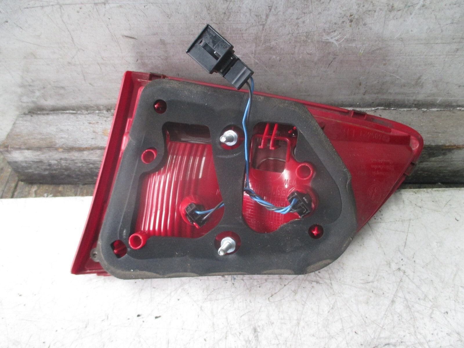 VW VOLKSWAGEN B7 PASSAT 2016 ESTATE PASSENGER REAR INNER TAIL LIGHT  3AF945093R