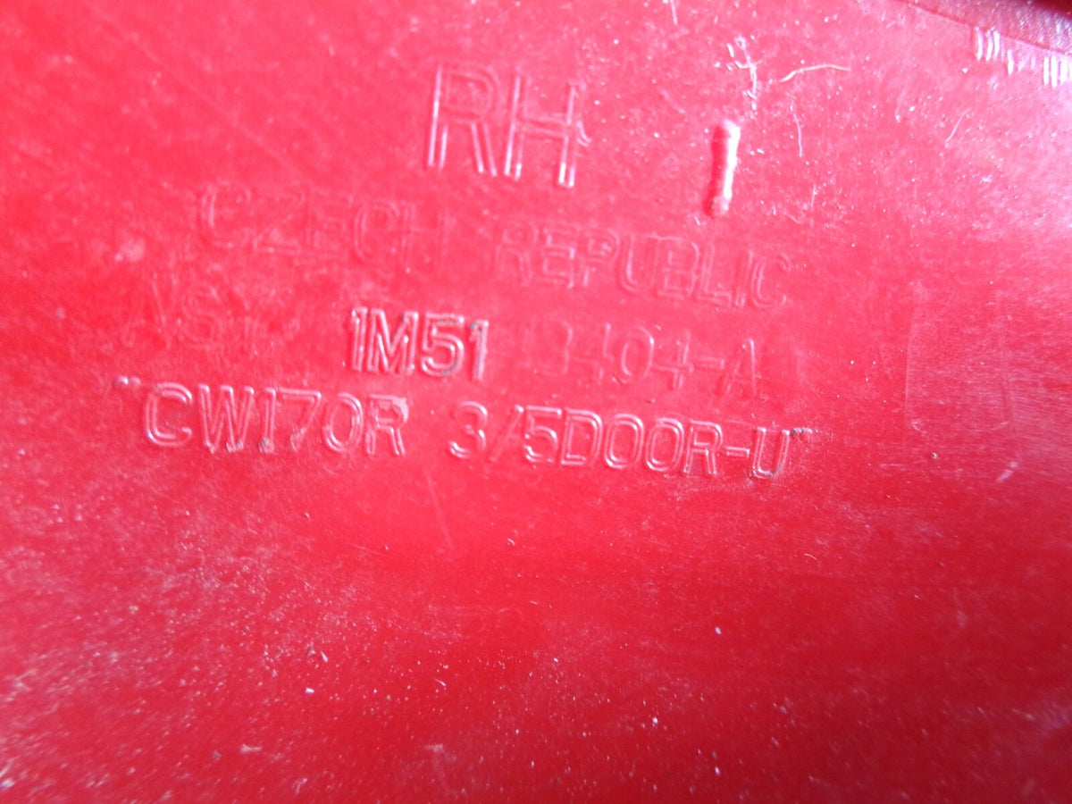 FORD FOCUS MK1 2004 REAR PASSENGER SIDE LIGHT 1M51 13404 A