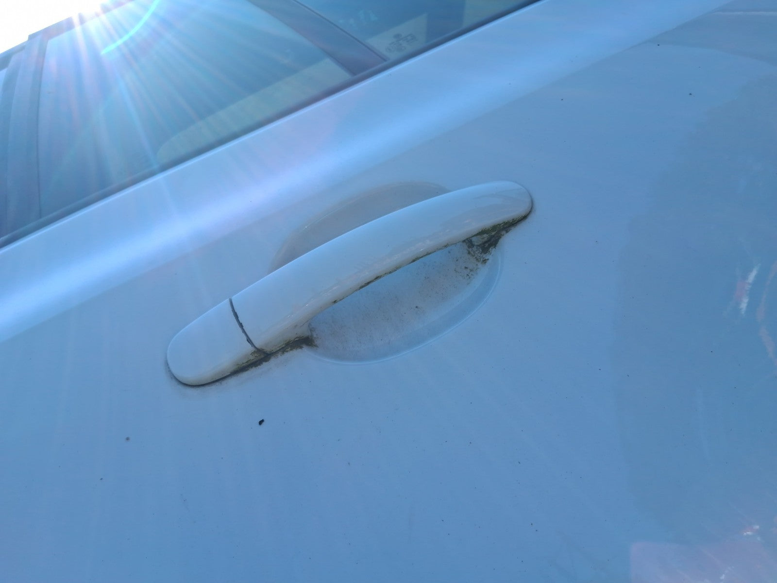 2013 VW VOLKSWAGEN TIGUAN MK1 OSR DRIVER SIDE REAR DOOR HANDLE WHITE LC9A