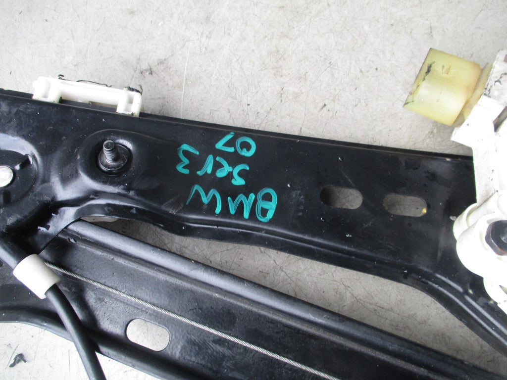 2007 BMW 3 SERIES E90 NSF PASSENGER SIDE FRONT WINDOW MOTOR REGULATOR