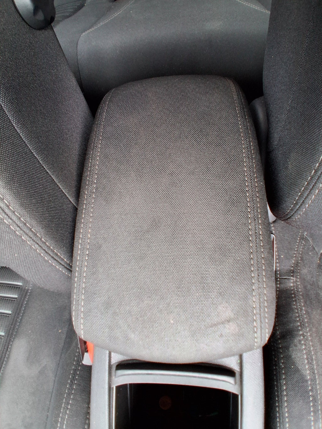 2014 PEUGEOT 308 MK2 CENTRE CONSOLE MIDDLE ARMREST FABRIC