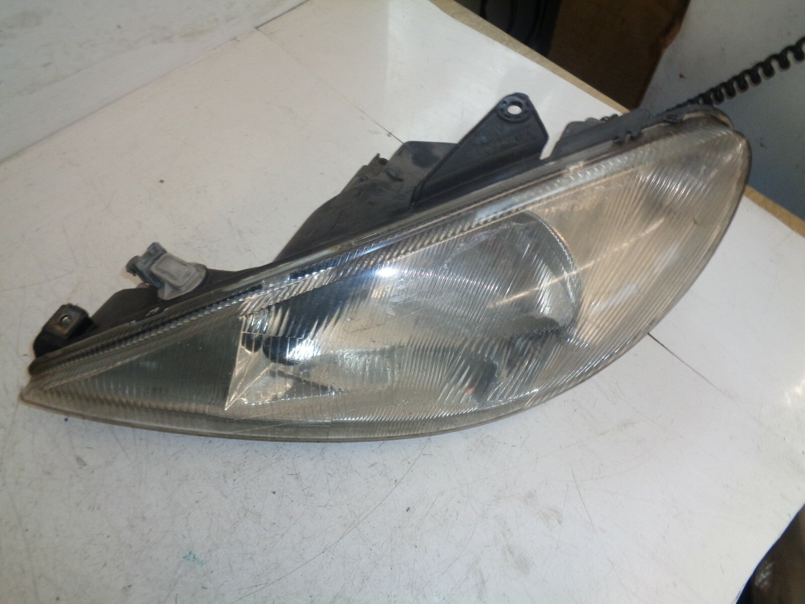 PEUGEOT 206 2001 NS PASSENGER SIDE FRONT HEADLIGHT HEADLAMP 9632689580