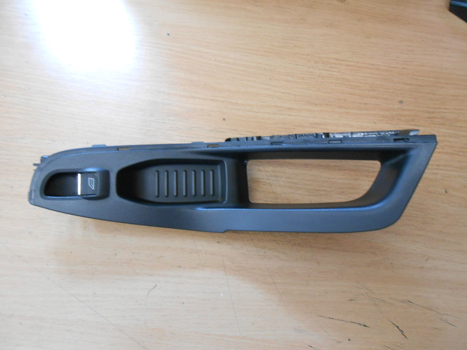 FORD FIESTA MK8 2015 5 DOOR NSF PASSENGER FRONT WINDOW SWITCH C1BBA240A41 ADW