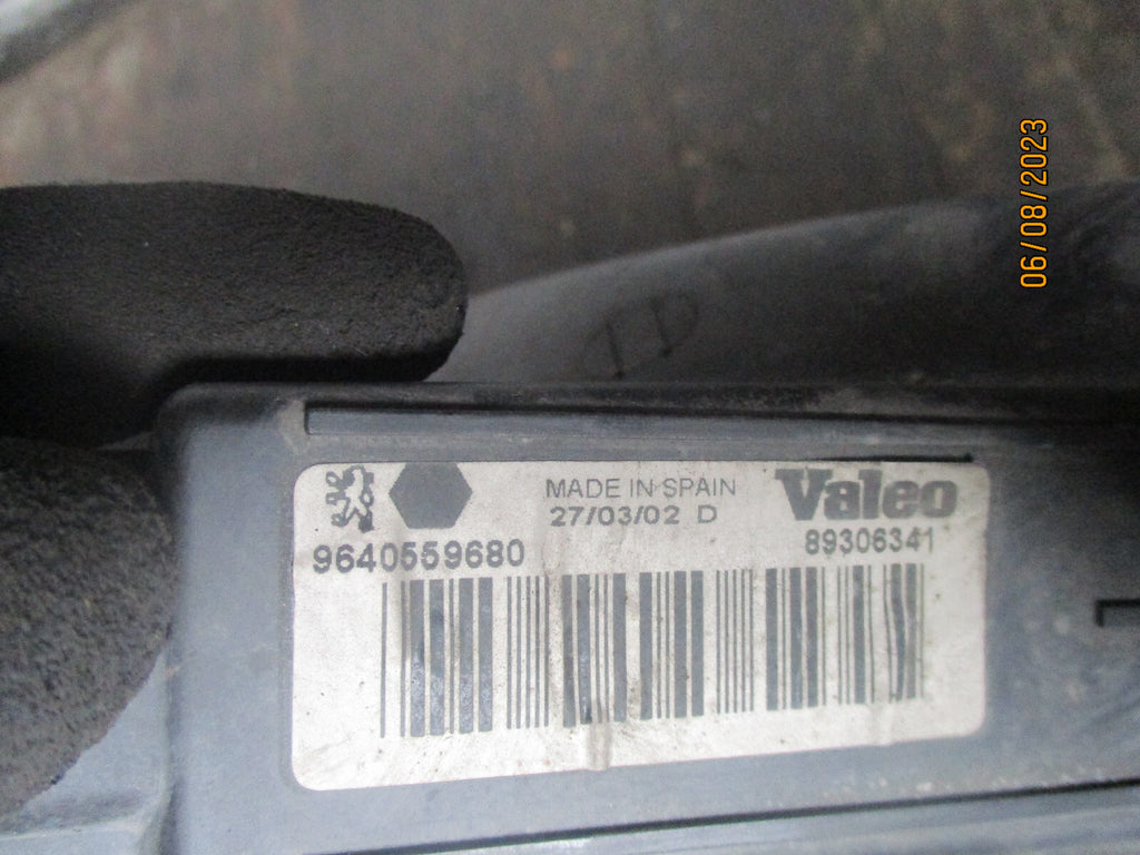 PEUGEOT 206 2002 OS DRIVER SIDE FRONT HEADLIGHT 9640559680