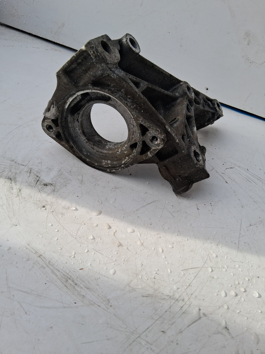 MERCEDES BENZ A CLASS GEARBOX DRIVE SHAFT MOUNT A2822232600