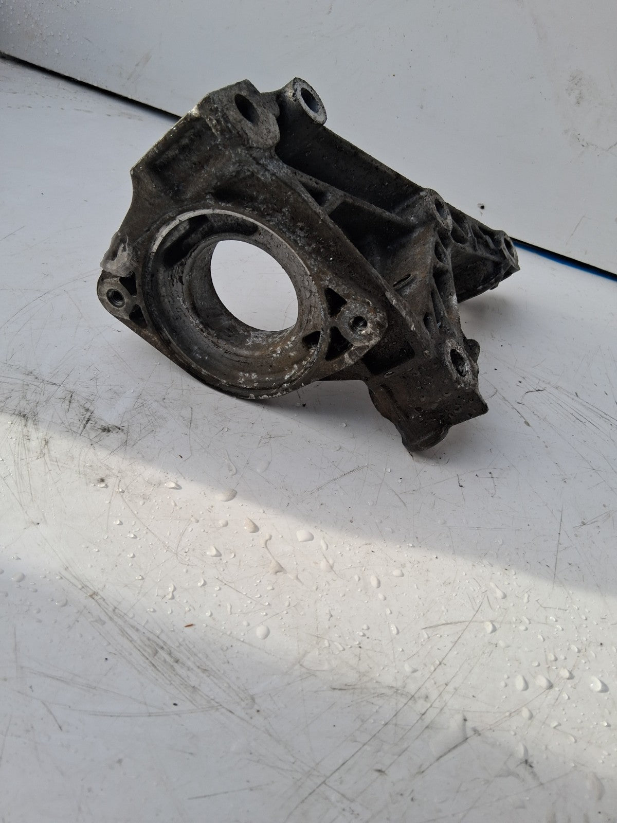 MERCEDES BENZ A CLASS GEARBOX DRIVE SHAFT MOUNT A2822232600