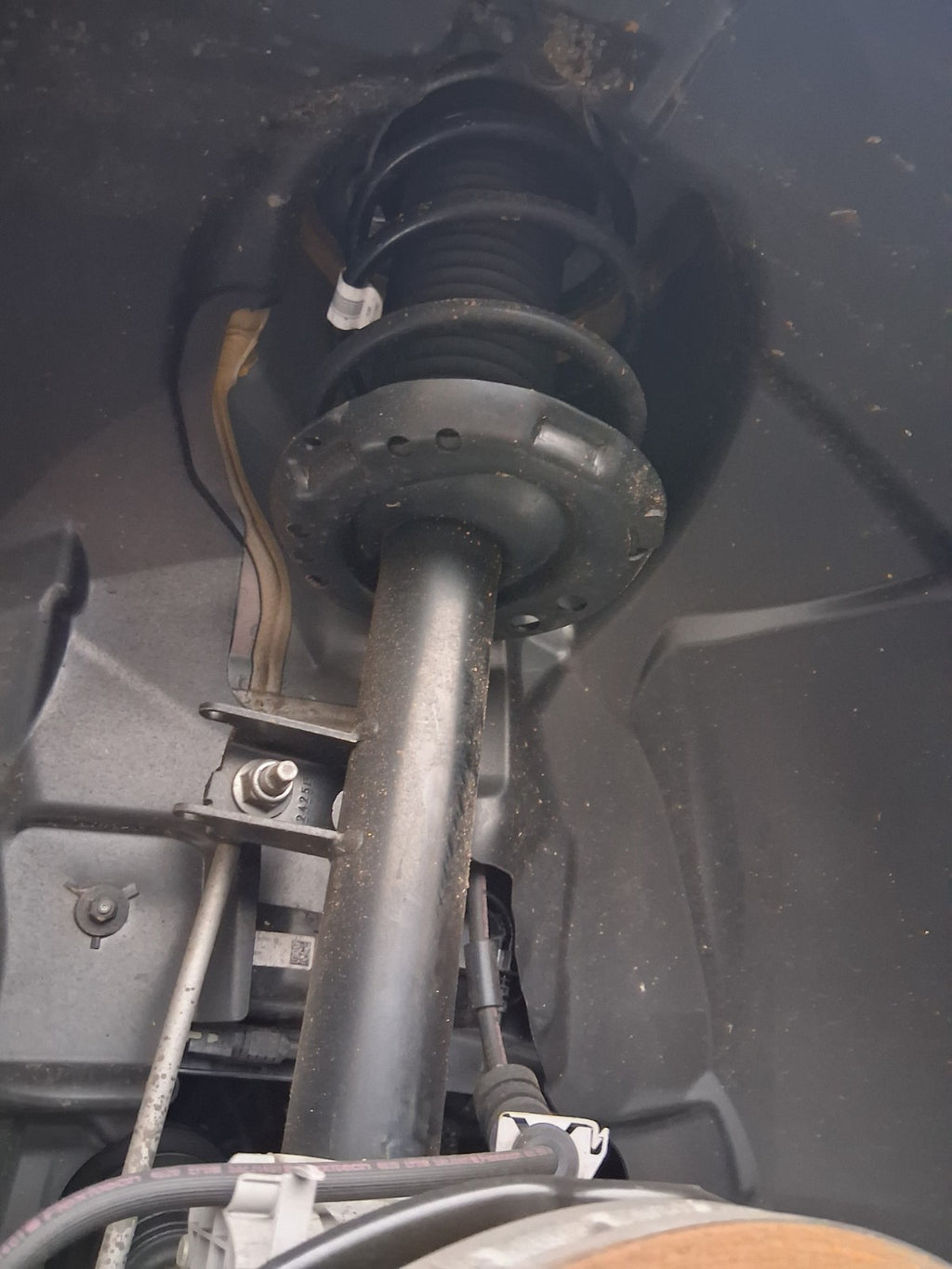 2025 MERCEDES BENZ GLA 1.3 MHEV NSF PASSENGER FRONT SHOCK ABSORBER A2473206101