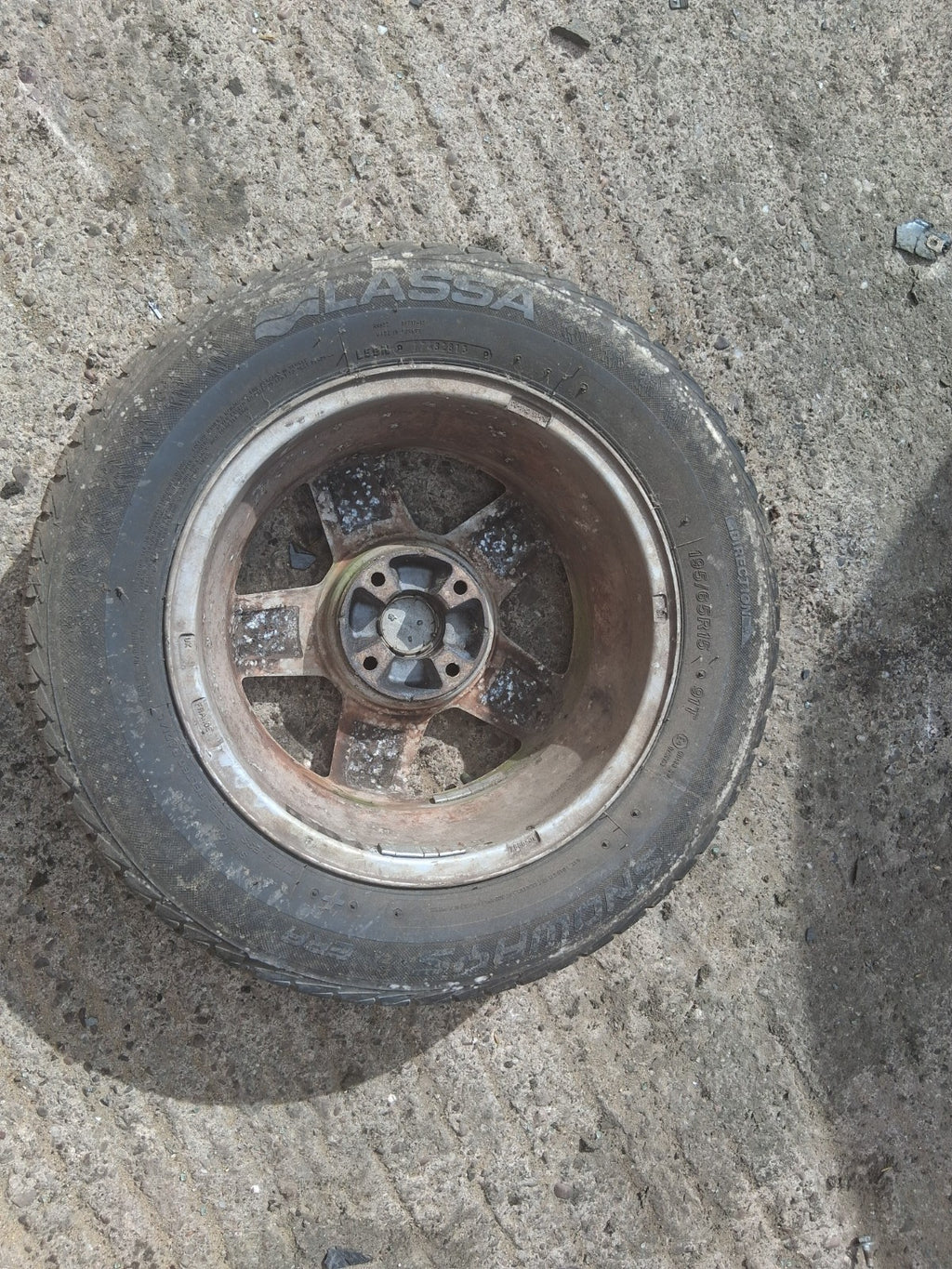 2010 PEUGEOT 207 15 INCH ALLOY WHEEL WITH TYRE 195/65R15
