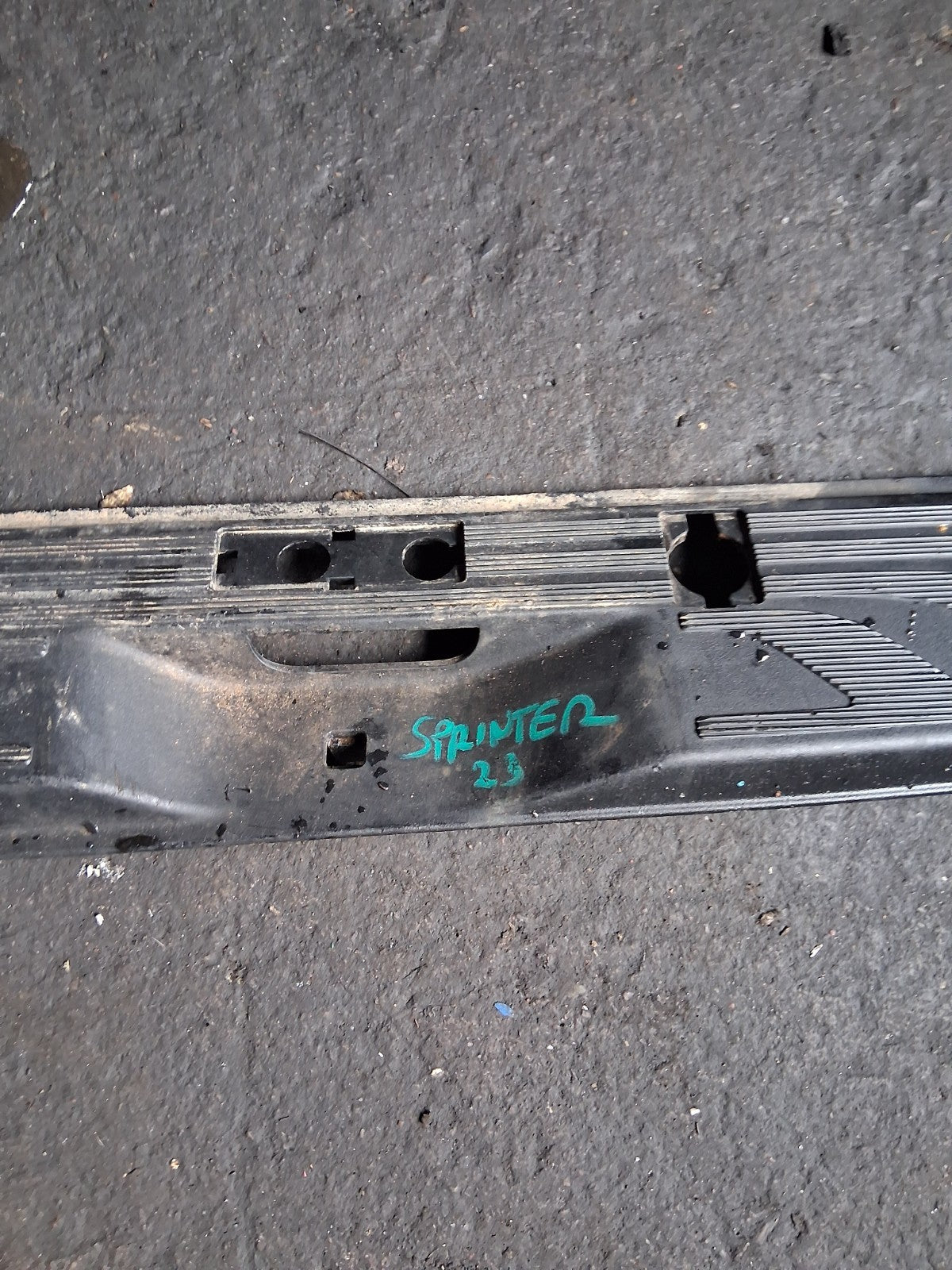 2023 MERCEDES SPRINTER LOADING STEP COVER PANEL A9106862600