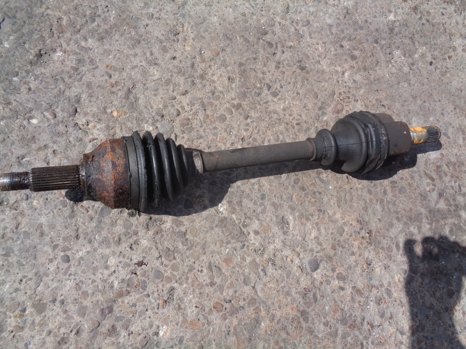 FORD MONDEO 2006 MK3 2.2 ST NSF PASSENGER SIDE FRONT DRIVESHAFT