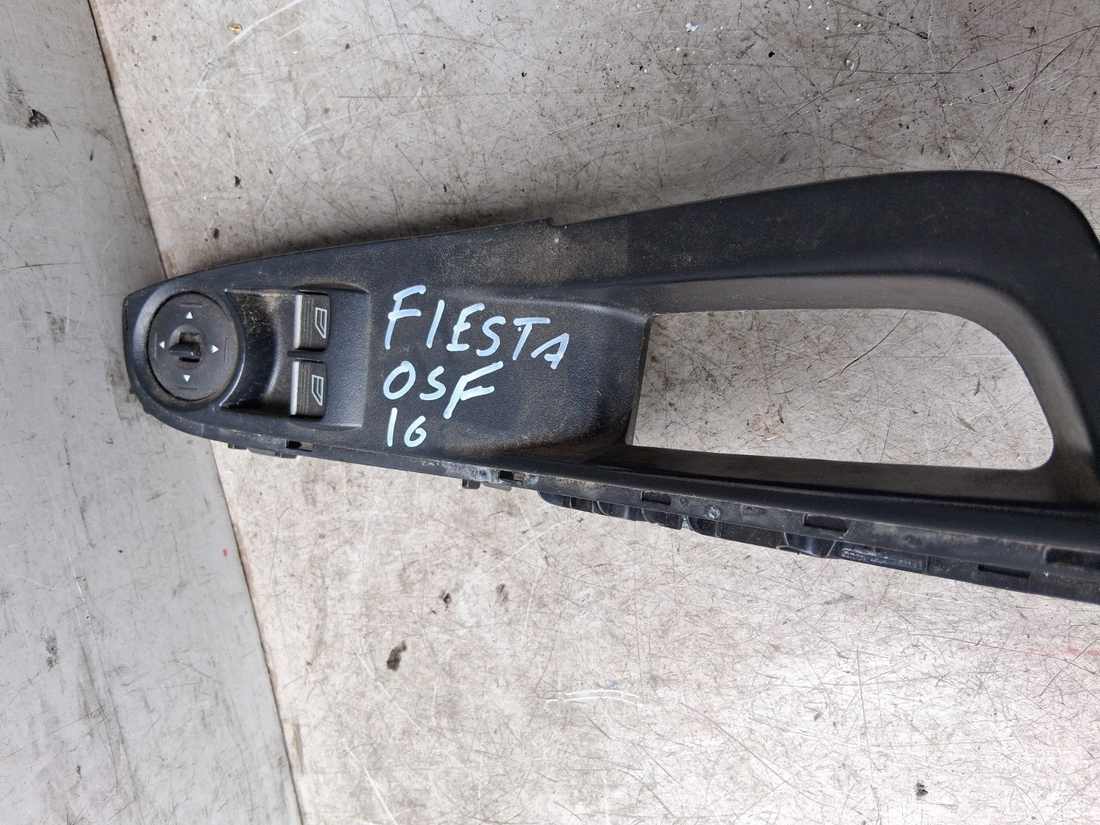 FORD FIESTA MK7 2016 5 DOOR OSF DRIVER SIDE FRON DOOR LOCK MECHANISM 10138821