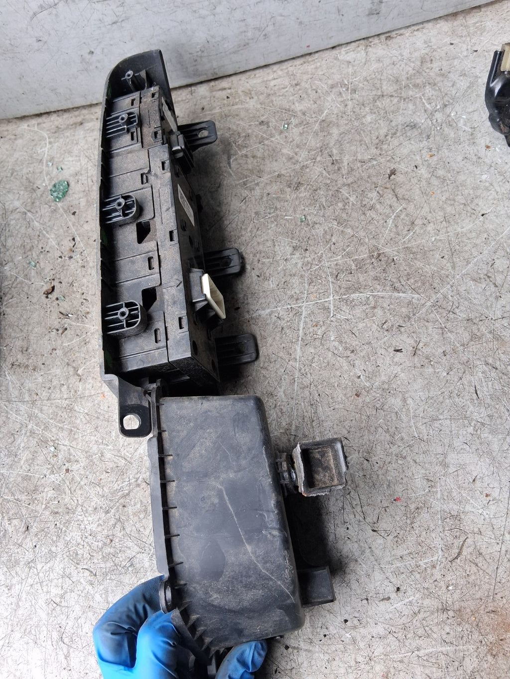2020 KIA SPORTAGE OS DRIVER SIDE REAR WINDOW CONTROL SWITCH 93530D9500
