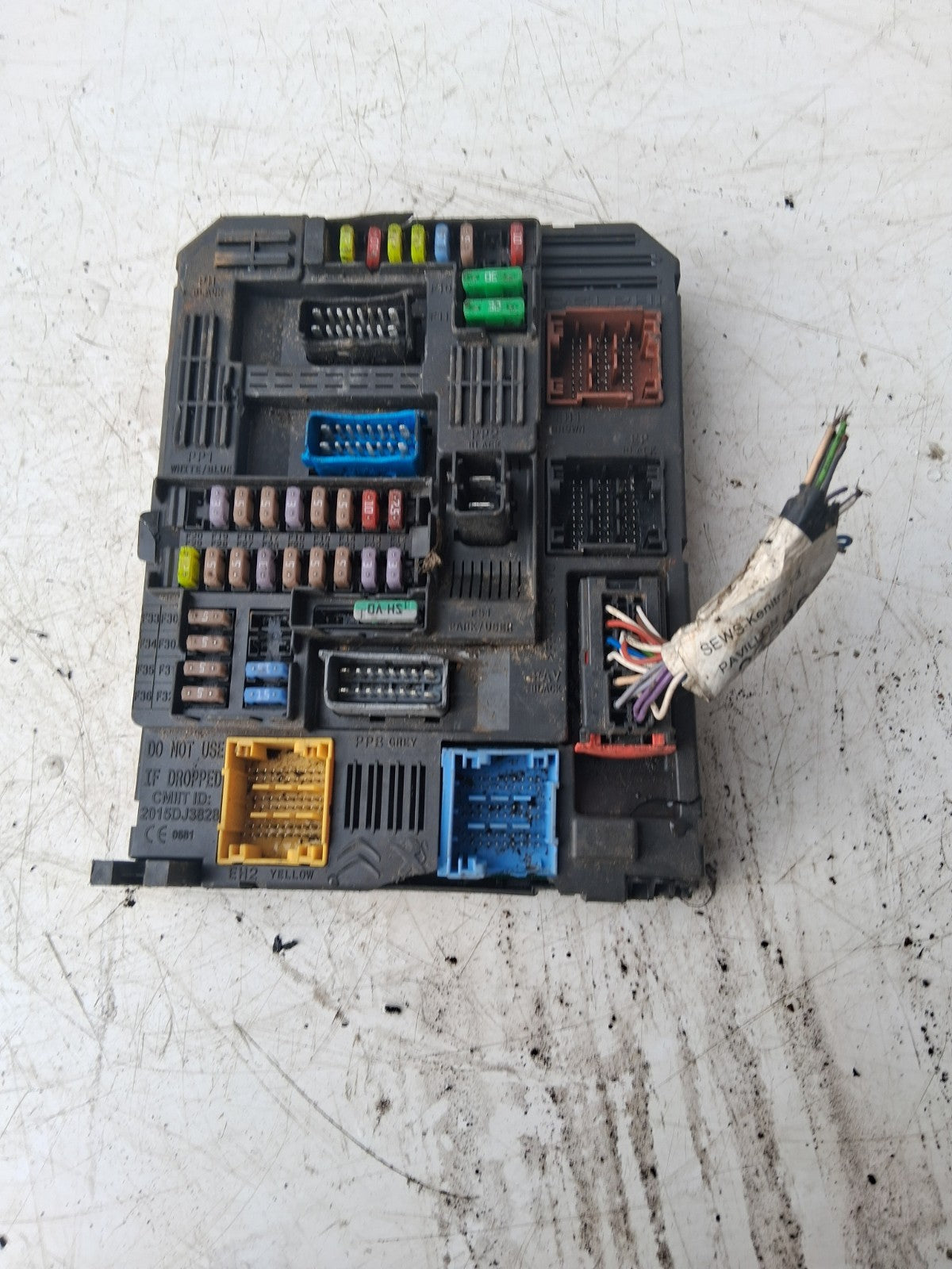 PEUGEOT 308 MK2 2018 FUSE BOX BCU BODY CONTROL UNIT 981985128001