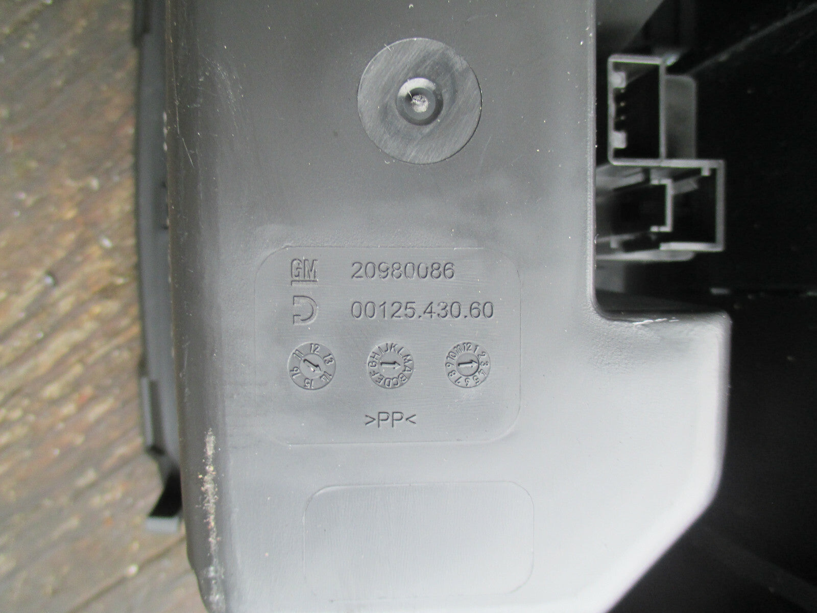 VAUXHALL INSIGNIA MK1 2015 CENTRE CONSOLE CUP HOLDER 20980086