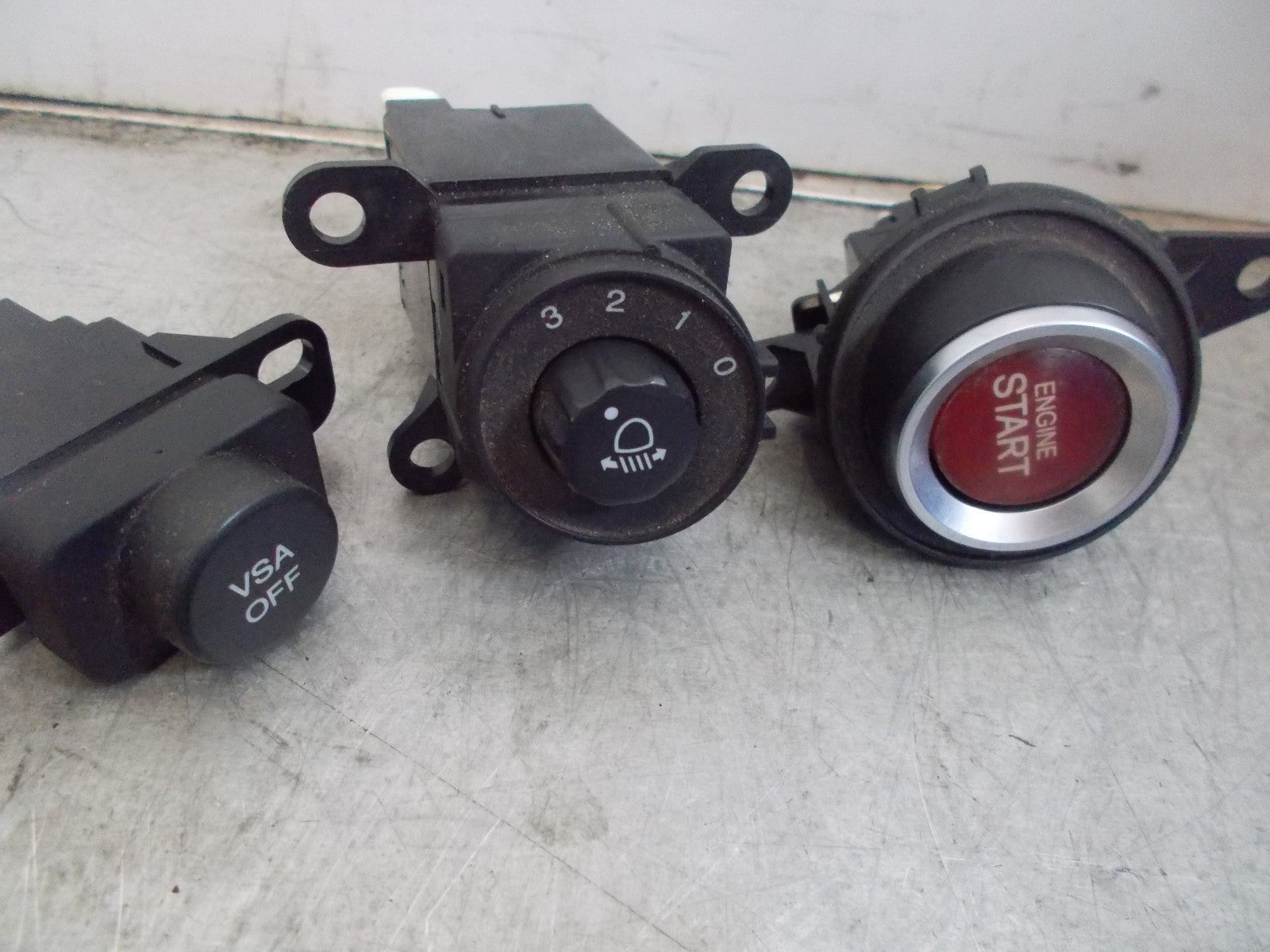 AIR CONDITIONING, START/STOP BUTTONS FOR A HONDA CIVIC.