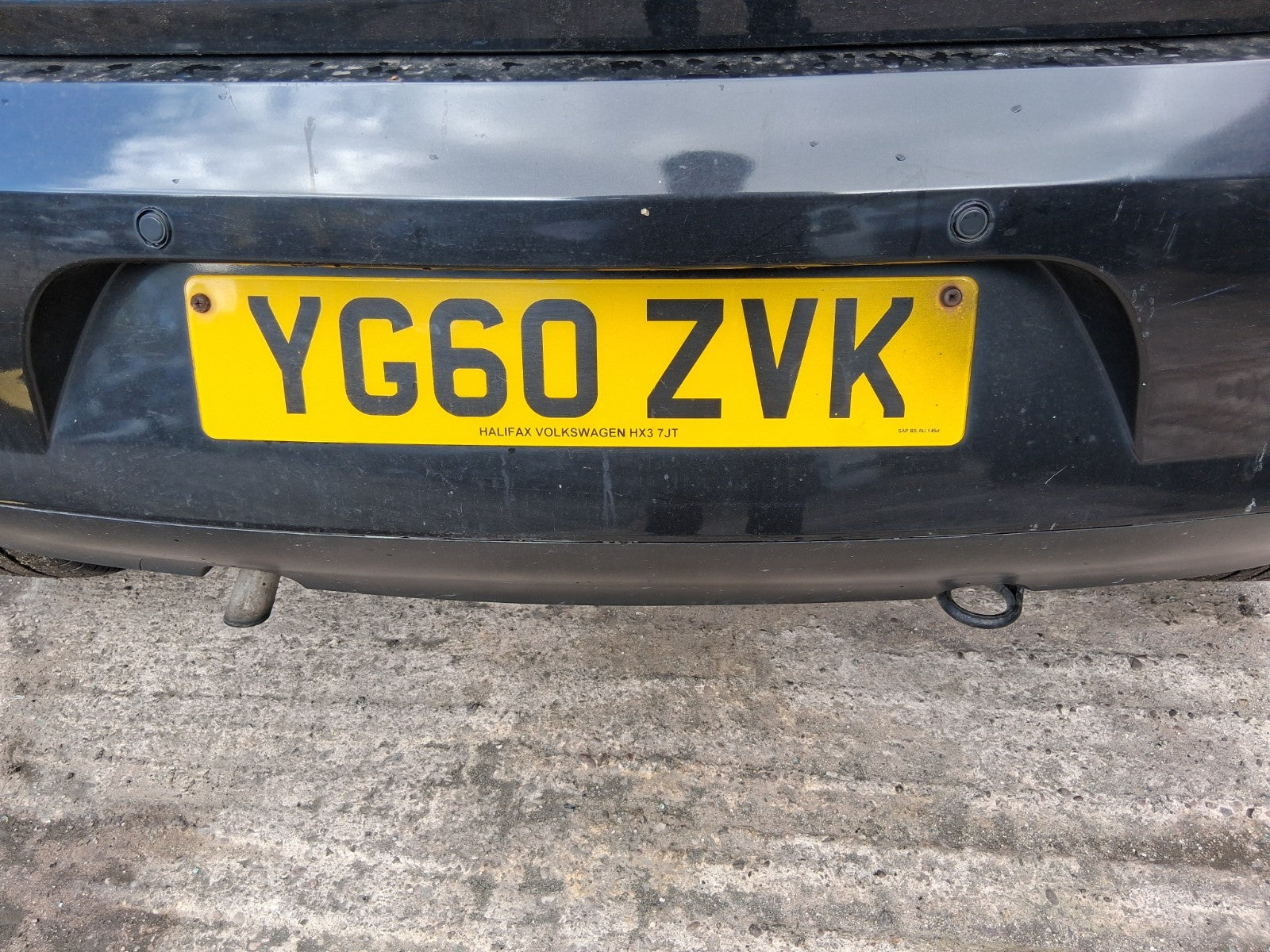 2011 VW VOLKSWAGEN FOX 3 DOOR COMPLETE REAR BUMPER WITH PDC SENSORS BLACK