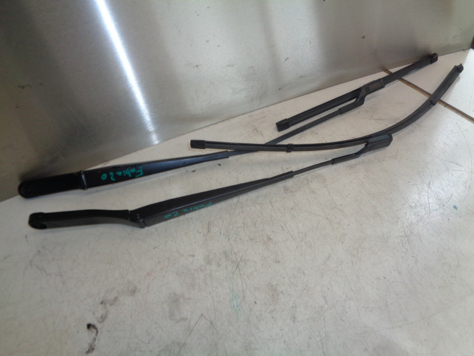 SKODA FABIA 2020 MK3 NJ FRONT WINDSCREEN WIPER ARM & BLADE 6V2955410
