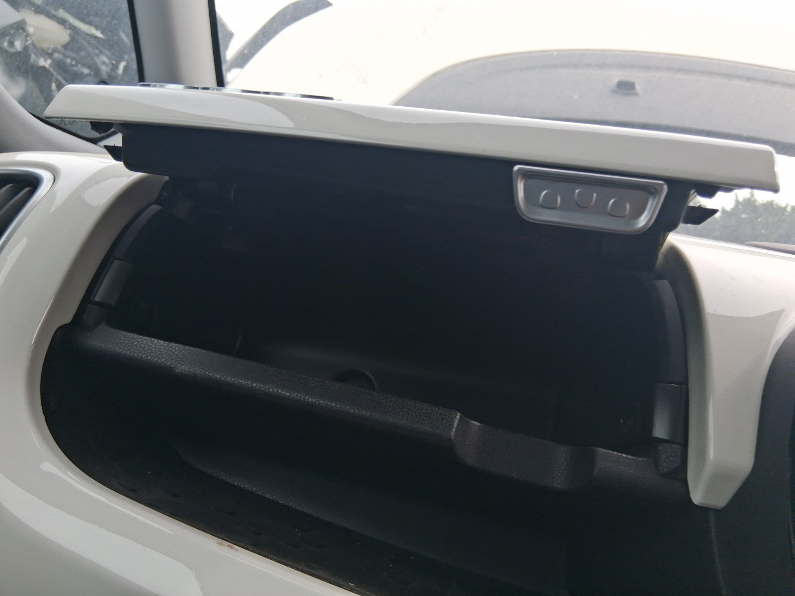 2019 FIAT 500L HATCH NS PASSENGER SIDE UPPER STORAGE COMPARTMENT GLOVE BOX