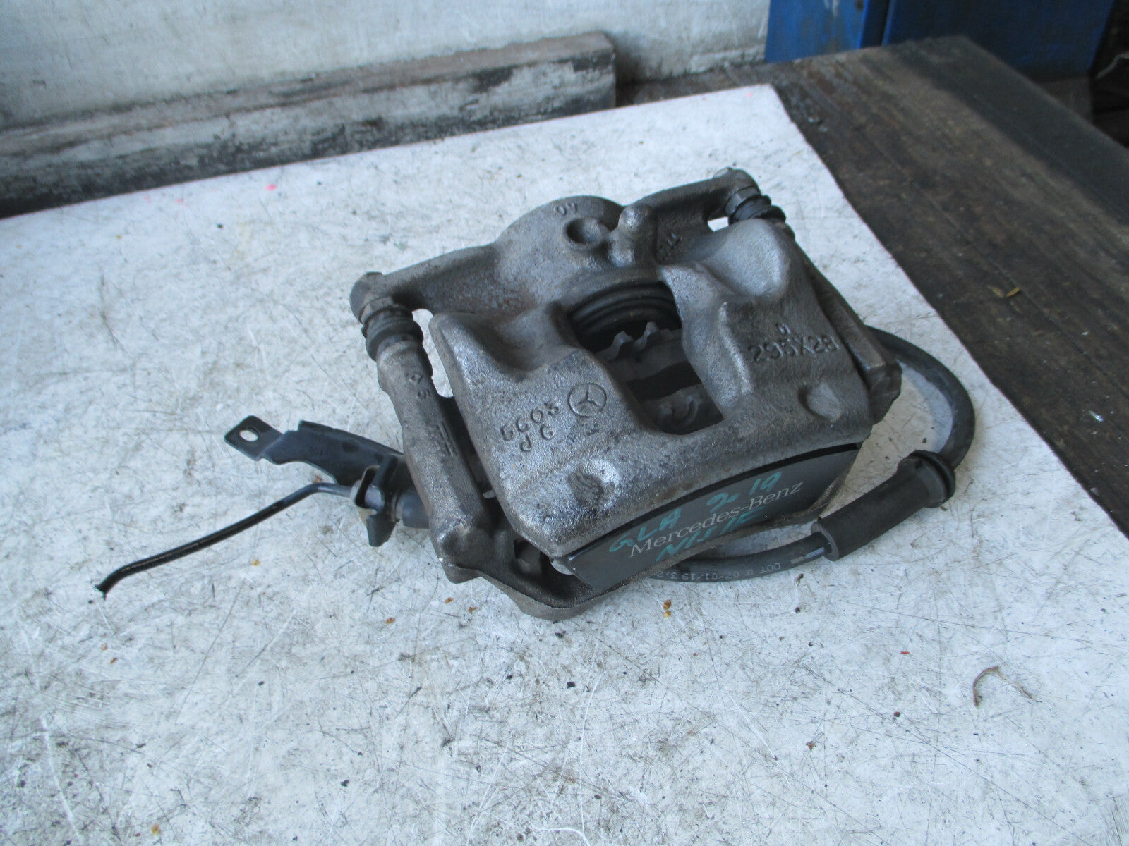 MERCEDES GLA X156 MK1 180 1.6 PETROL NSF PASSENGER SIDE FRONT BRAKE CALIPER