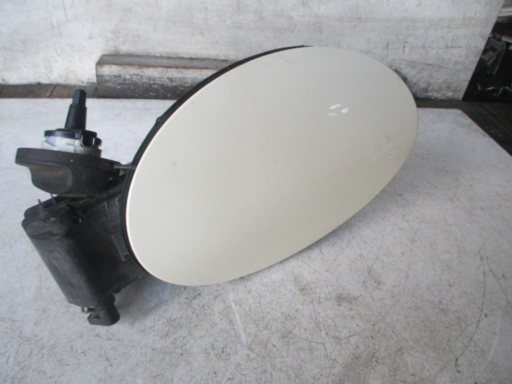 BMW MINI CLUBMAN F54 2016 FUEL FILLER FLAP WHITE 7358156