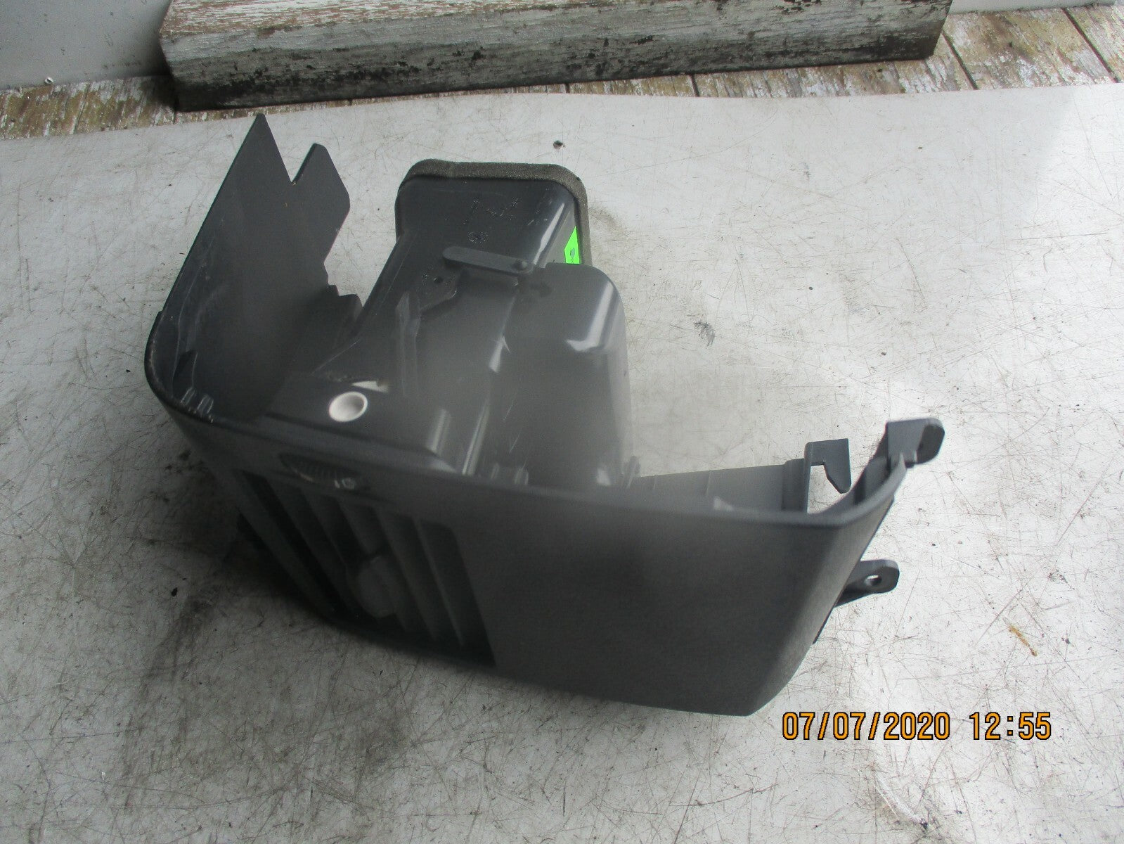 VW VOLKSWAGEN 2015 CRAFTER PASSENGER SIDE FRONT AIR VENT 9068300654