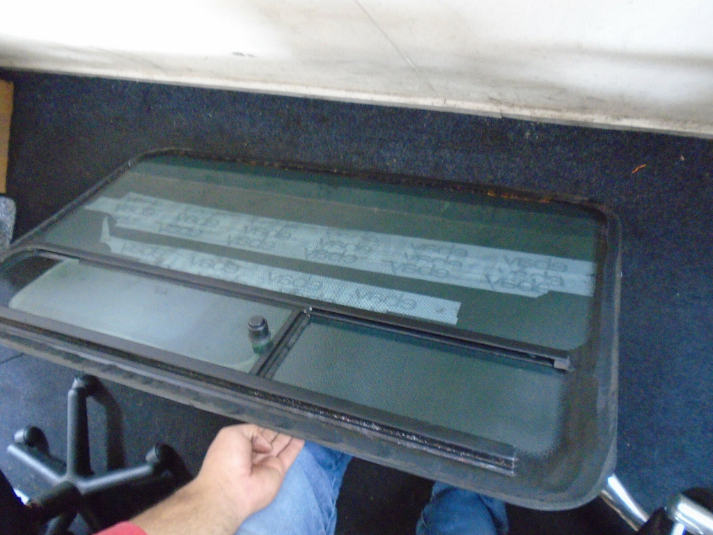 VAUXHALL MOVANO MK1 2008 OS DRIVERSIDE SLIDING GLASS MINIBUS