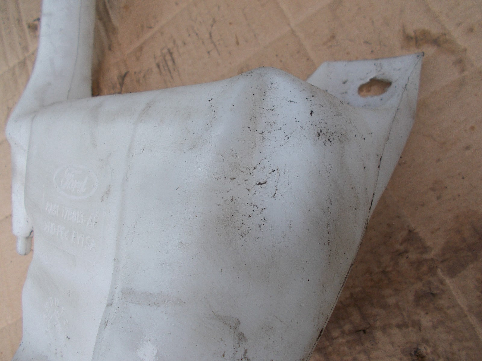 2015 FORD FIESTA MK6 WINDSCREEN WASHER BOTTLE 8A6117B613AF