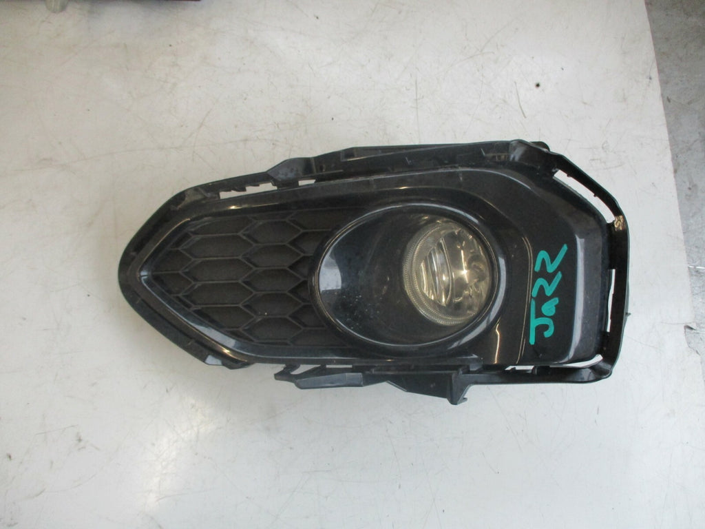 HONDA JAZZ MK4 NSF PASSENGER NEAR SIDE FRONT FOG LIGHT & TRIM