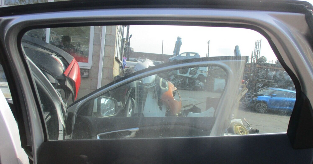 2016 VOLVO V40 R DESIGN OSR DRIVERS SIDE REAR DOOR GLASS WINDOW